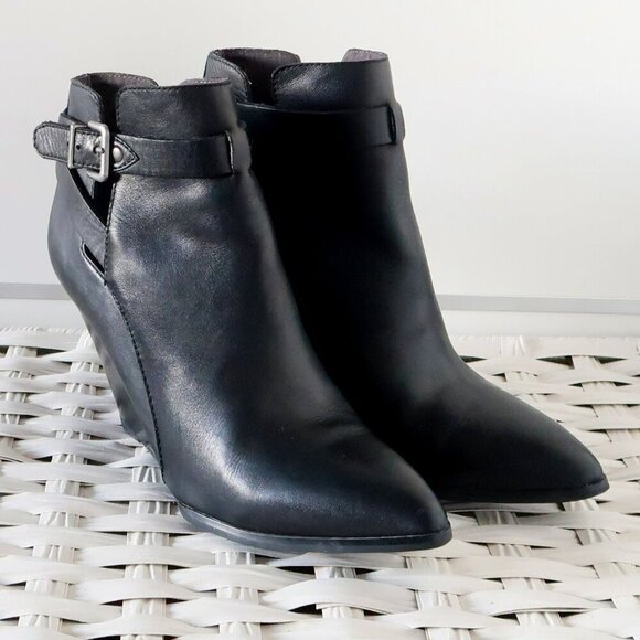 Seychelles Anthropologie Black Leather Pointy Toe Wedge Heel Ankle Boots Booties - Picture 3 of 16